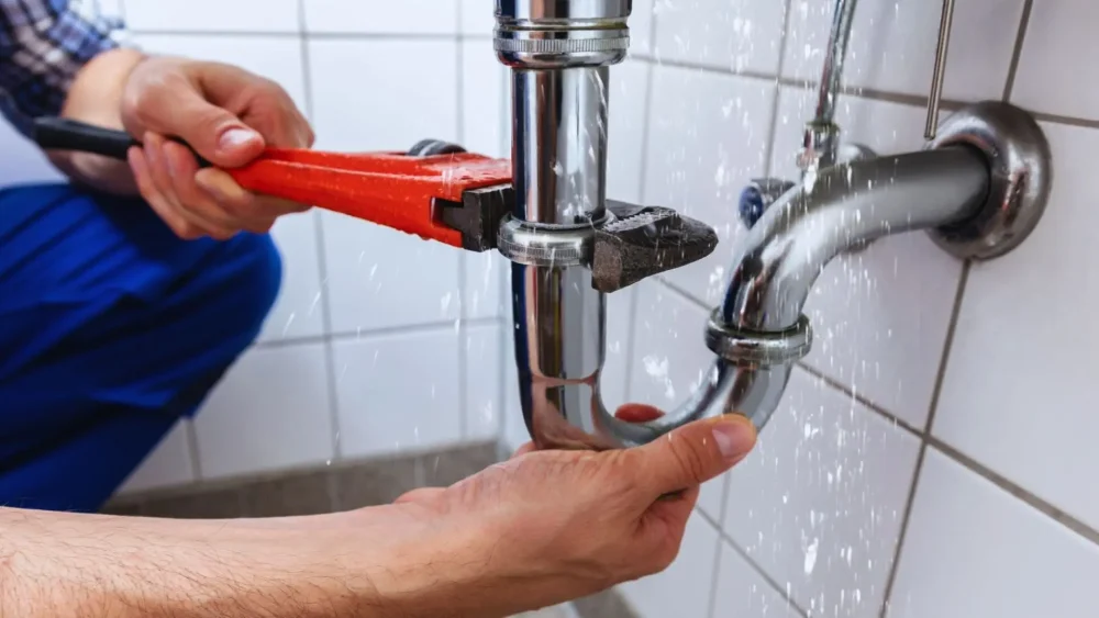 how to fix a leaking pipe joint